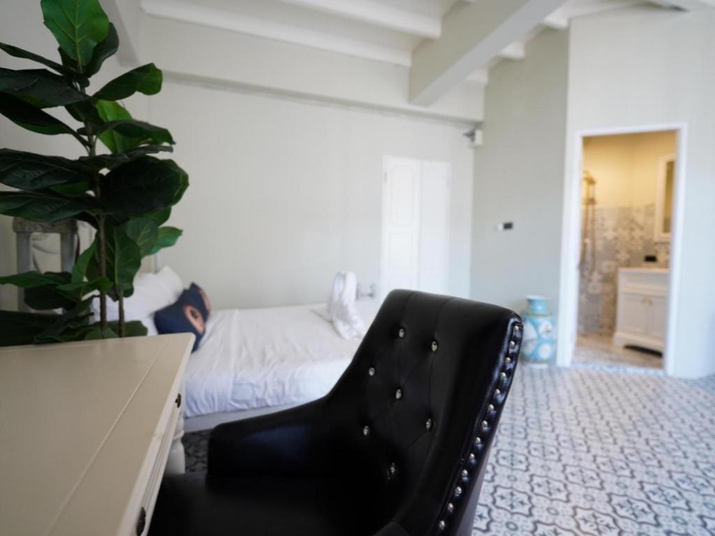 2499 Heritage Chinatown Bangkok Hotel By Roomquest 외부 사진